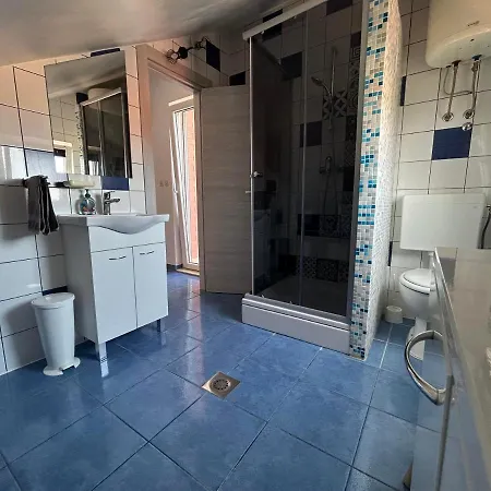 Apartman Leni *