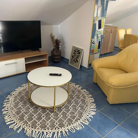 Apartman Leni Apartment *